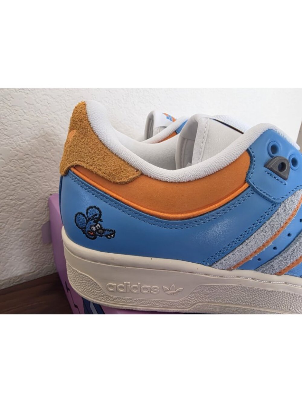 Size 11 Mens Adidas X The Simpsons Rivalry Low Itchy Sneakers IE7566 - Picture 3 of 11